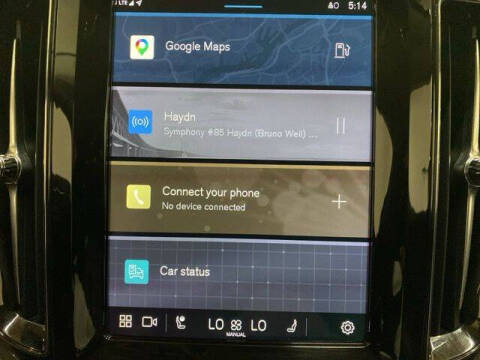 2025 Volvo XC60 B5 Plus Dark Theme