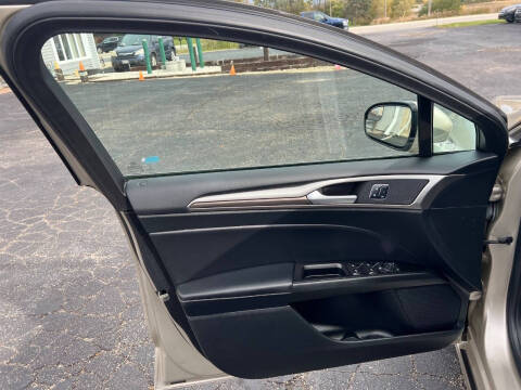 2017 Ford Fusion SE