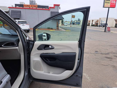 2022 Chrysler Pacifica Touring L