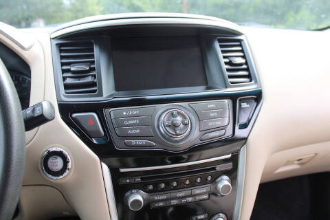 2017 Nissan Pathfinder Platinum