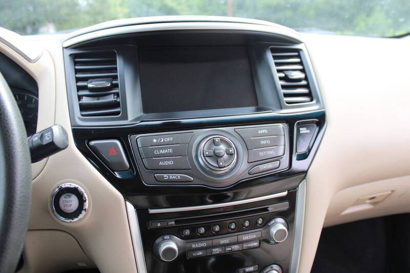 2017 Nissan Pathfinder Platinum