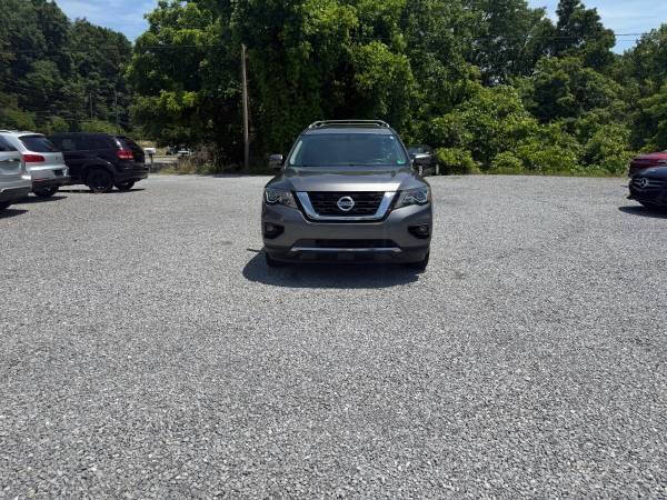 2017 Nissan Pathfinder SV
