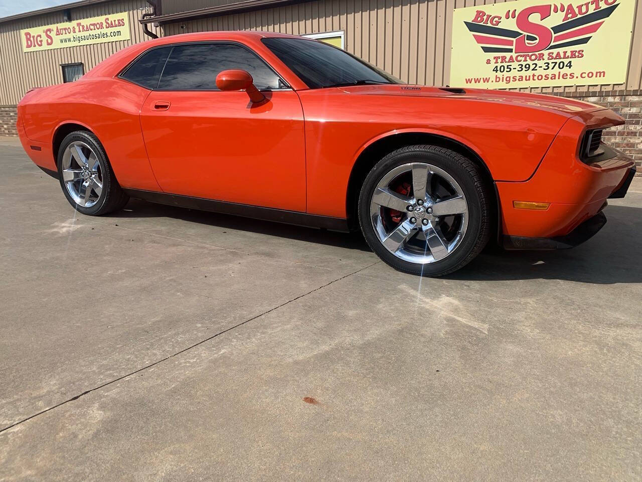 Orange 2009 Dodge Challenger R/T R/T 2dr Coupe 1