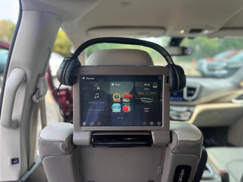 2017 Chrysler Pacifica Touring-L Plus