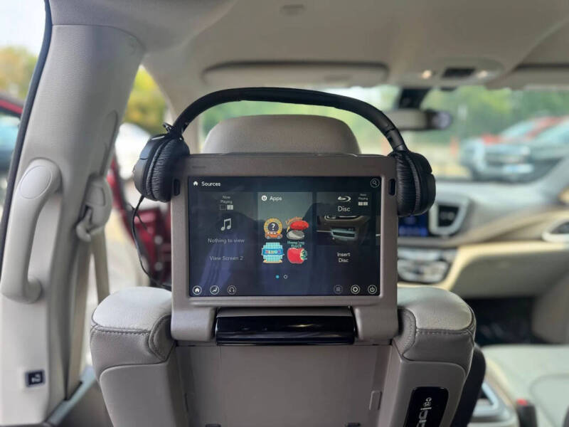 2017 Chrysler Pacifica Touring-L Plus