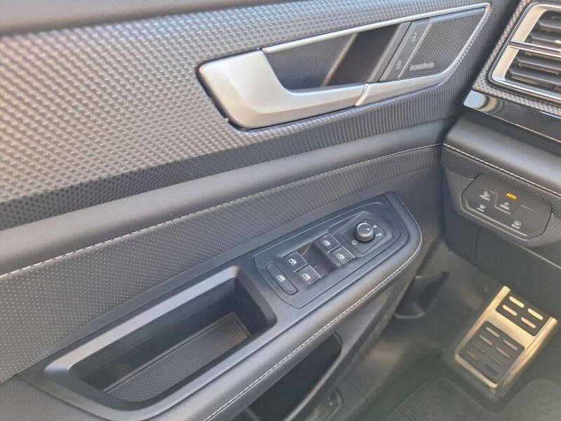 2026 Volkswagen Atlas Cross Sport SEL Premium R-Line 4Motion