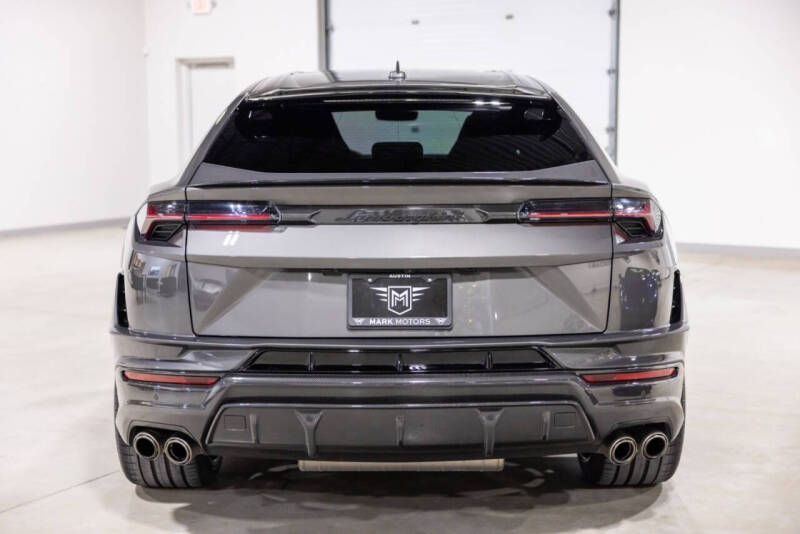 2023 Lamborghini Urus Performante