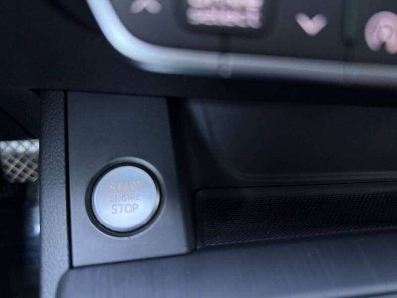 2017 Audi A4 2.0T quattro Premium