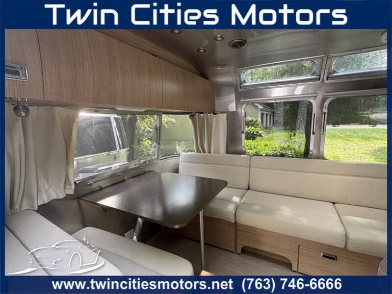 2017 Airstream Flying Cloud 25FB