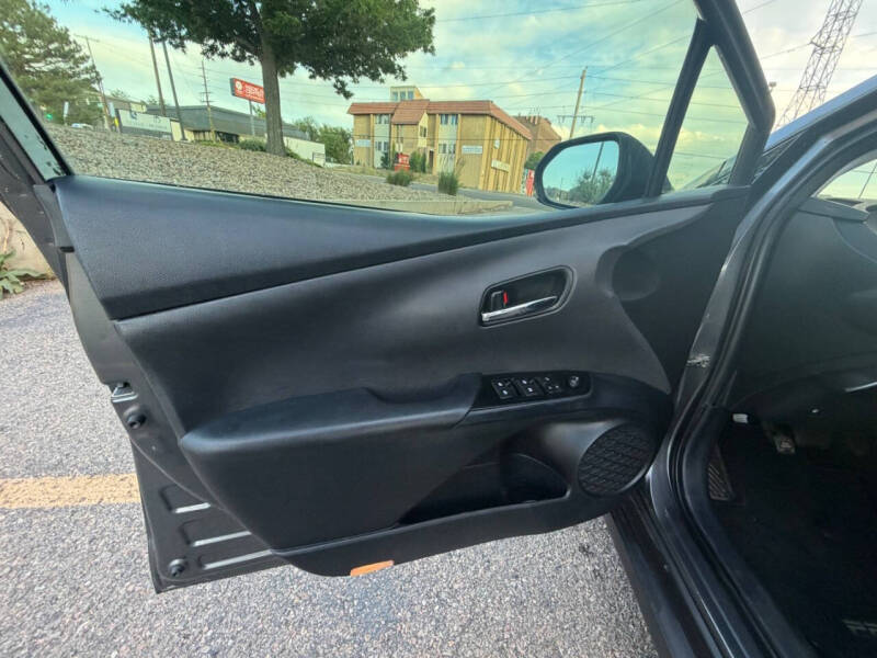 2016 Toyota Prius Three