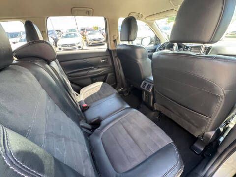 2019 Mitsubishi Outlander SE