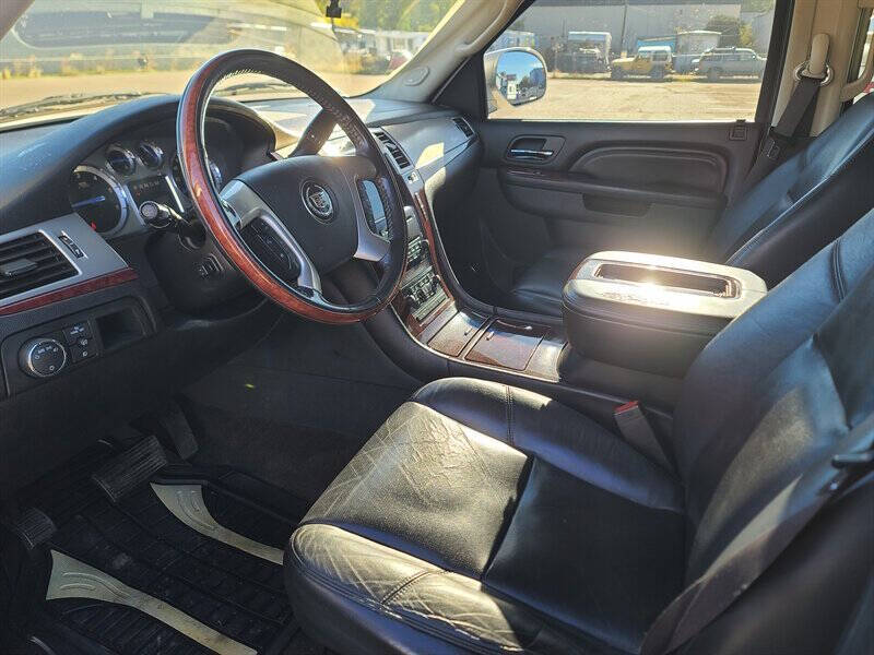2010 Cadillac Escalade Luxury