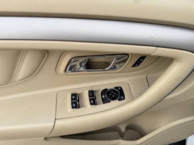 2013 Ford Taurus SEL