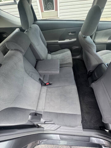 2012 Toyota Prius v Two