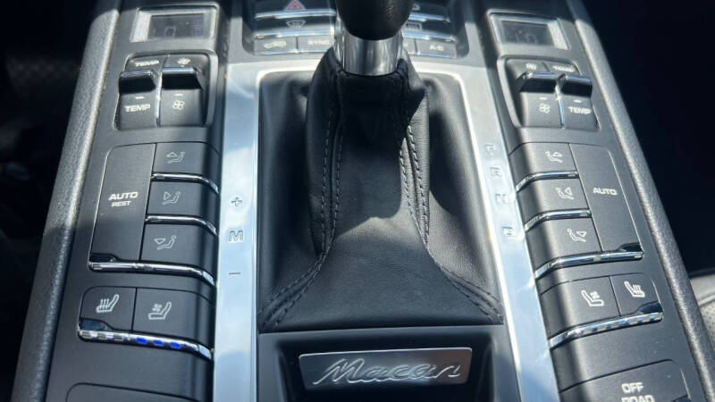 2017 Porsche Macan