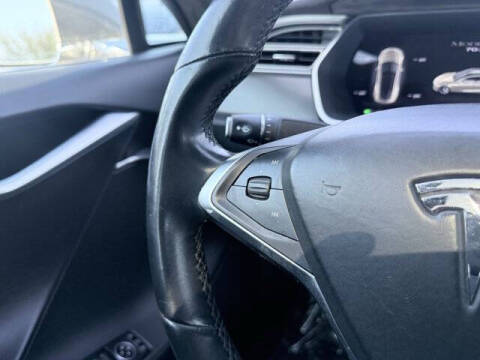 2015 Tesla Model S 70D