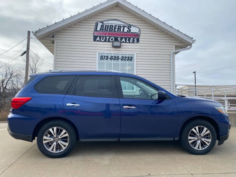 2020 Nissan Pathfinder SV