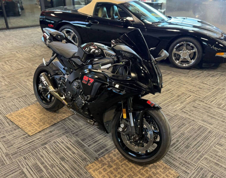 2023 Yamaha YZF-R1