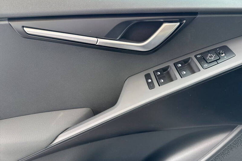 2026 Kia Niro LX
