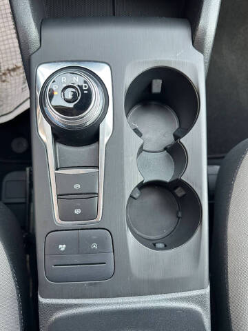 2020 Ford Escape SE