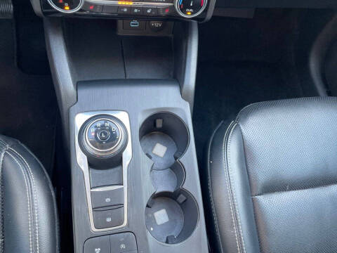 2022 Ford Escape SEL