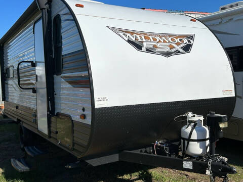2022 Forest River Wildwood FSX for sale at Florida Coach Trader, Inc. in Tampa FL