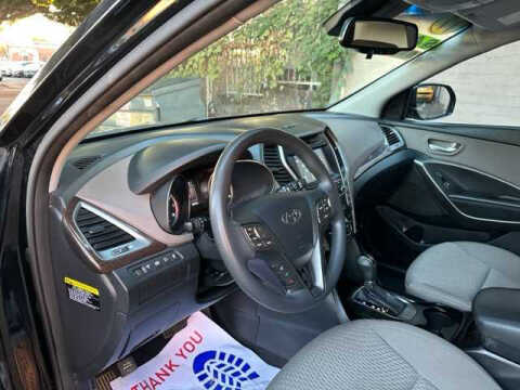 2017 Hyundai Santa Fe SE