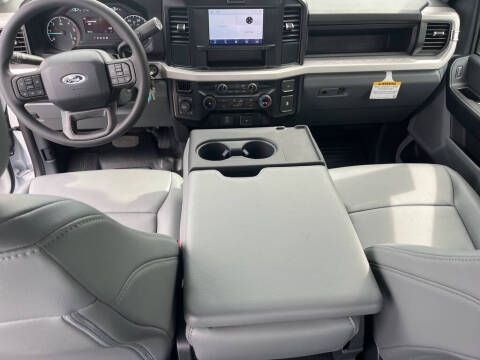 2025 Ford F-350 Super Duty XL