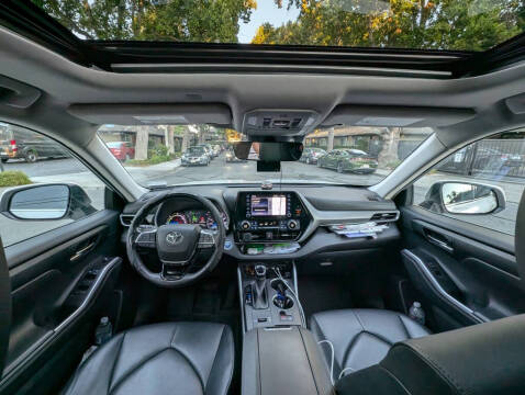 2021 Toyota Highlander Hybrid XLE