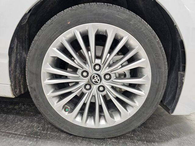 2022 Toyota Avalon Hybrid Limited