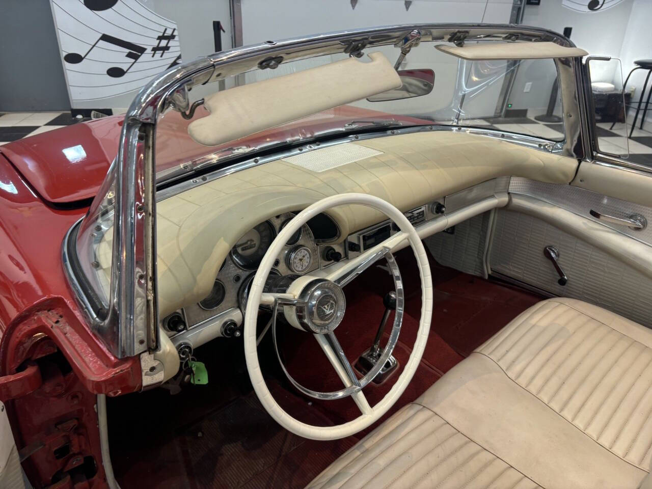 1957 Ford Thunderbird 26