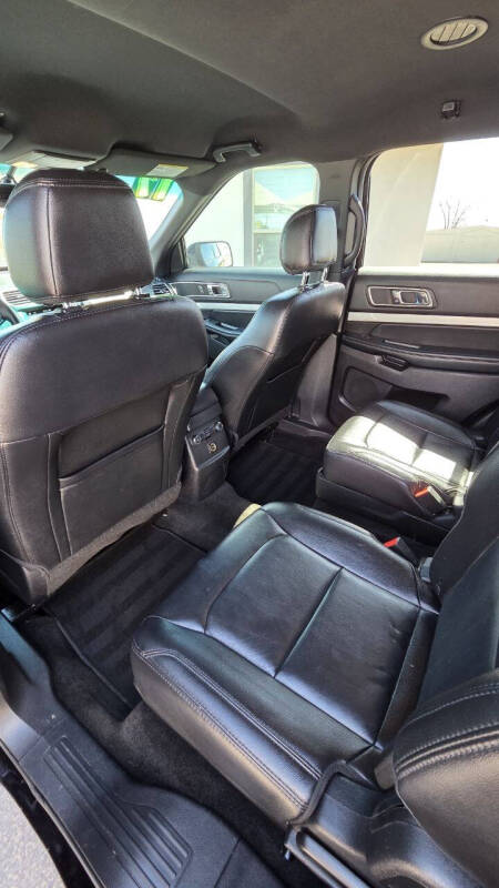 2017 Ford Explorer XLT - Photo 12
