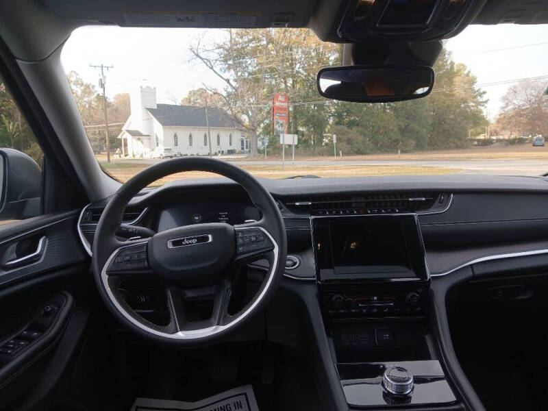 2023 Jeep Grand Cherokee Laredo X