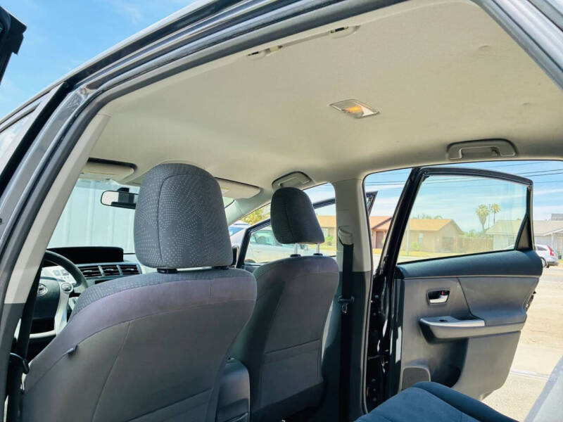 2013 Toyota Prius v Three
