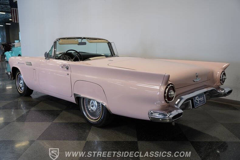 1957 Ford Thunderbird
