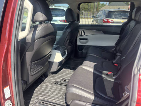 2023 Kia Carnival LX