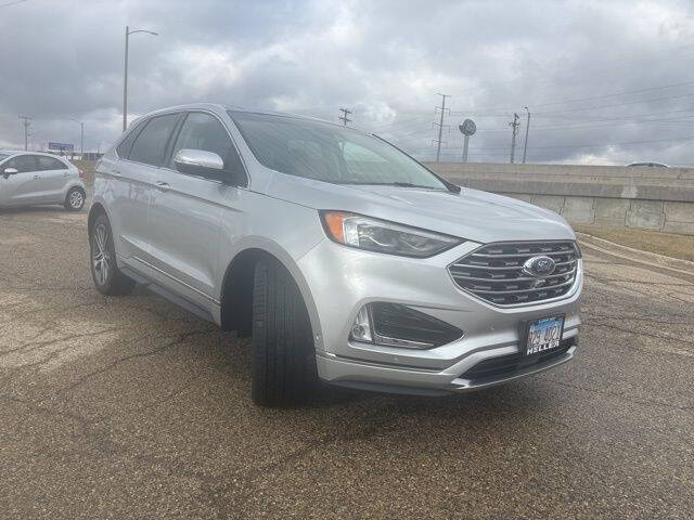 2019 Ford Edge Titanium's photo