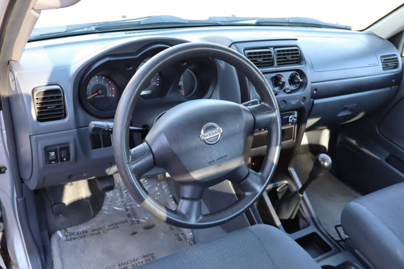 2003 Nissan Frontier Standard