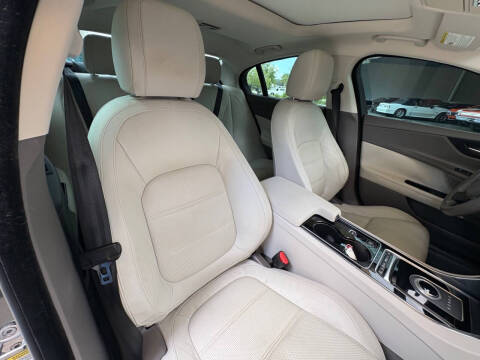 2017 Jaguar XE 25t Prestige