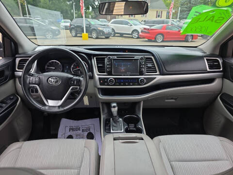 2016 Toyota Highlander LE Plus