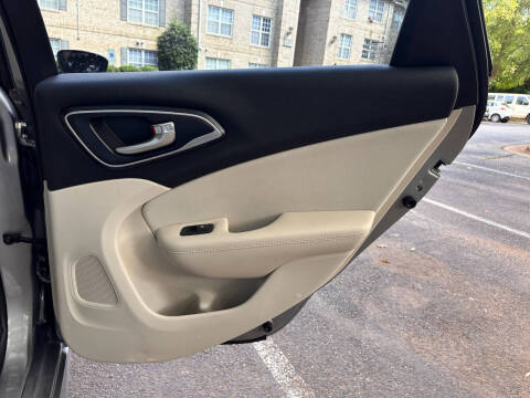 2016 Chrysler 200 Limited