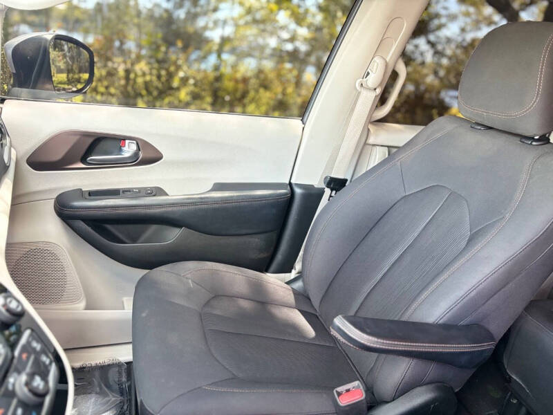 2019 Chrysler Pacifica L