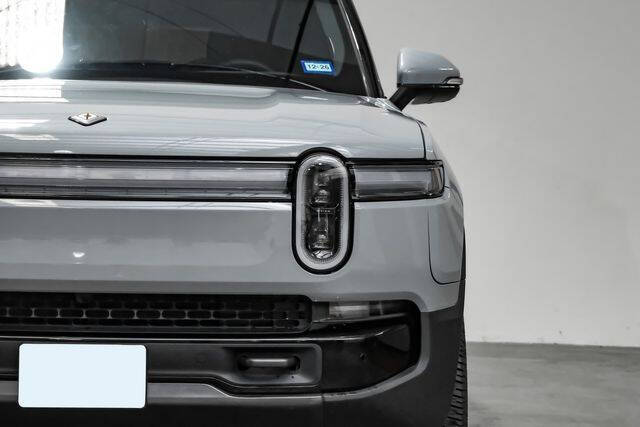 2025 Rivian R1S