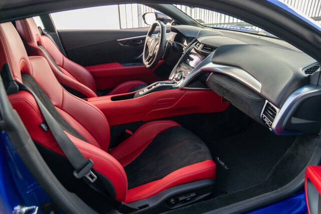 2017 Acura NSX 36