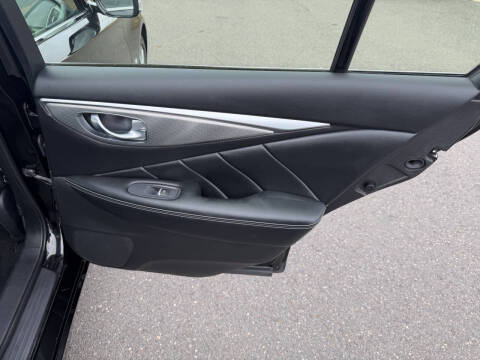 2015 Infiniti Q50 Premium