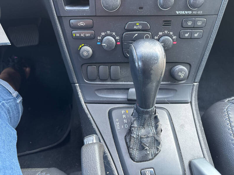 2004 Volvo XC70