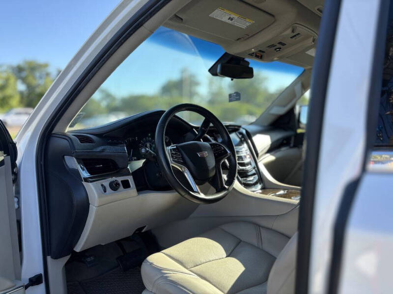2019 Cadillac Escalade Luxury