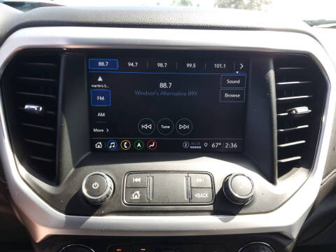 2023 GMC Acadia SLT