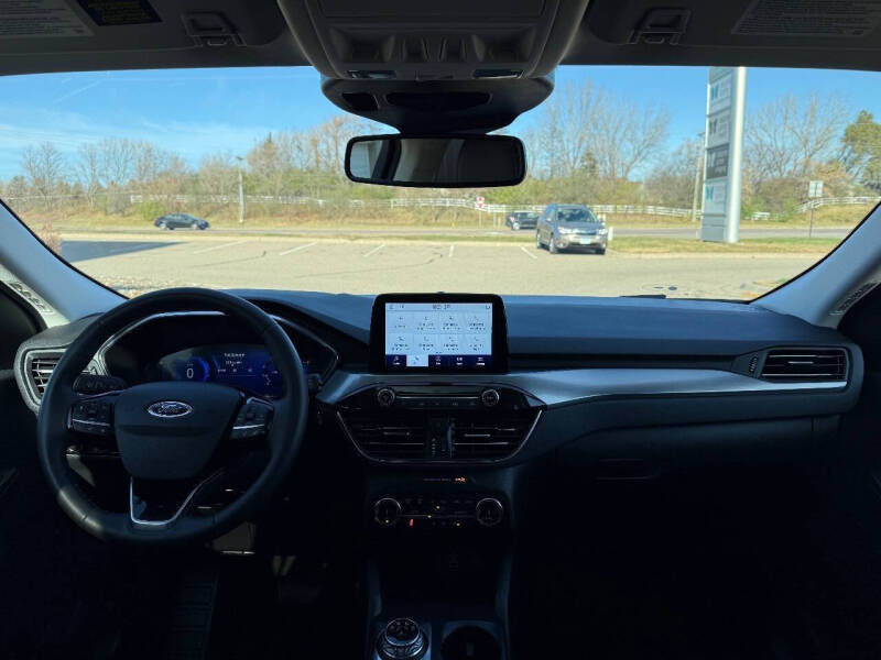 2022 Ford Escape Titanium