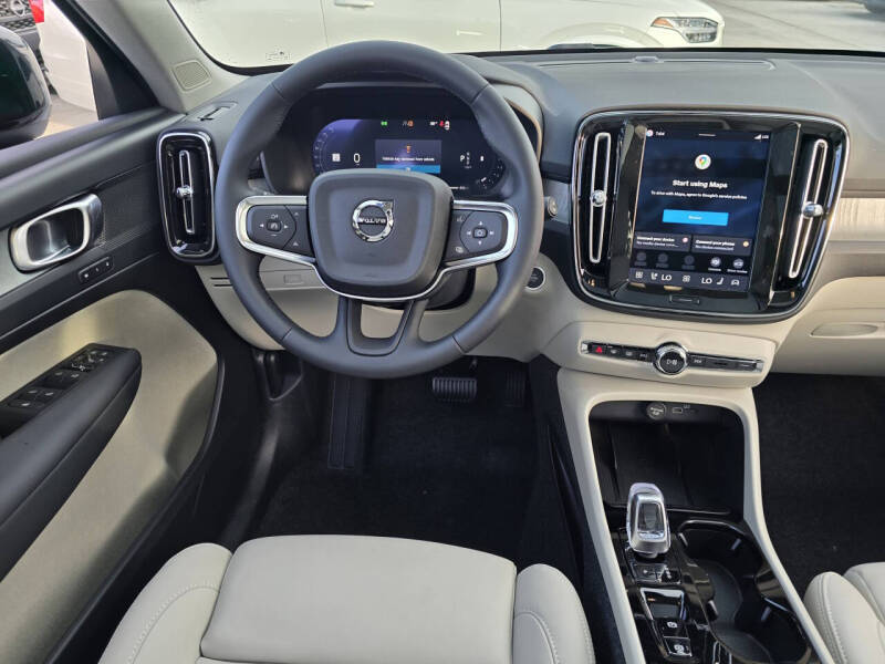 2026 Volvo XC40 B5 Plus